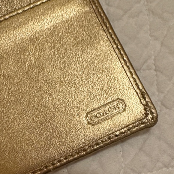 EUC Coach Tan and Gold Signature Check Holder - Picture 5 of 7